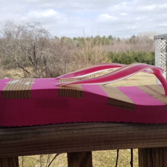 Flip Fops - Picture 3 of 3